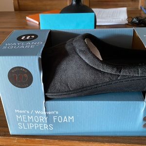 Wayland Square memory foam slippers size M mens 8-9 women’s 9-10